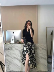 总裁前妻很抢手免费下载