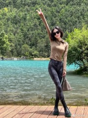 在学校门口摆摊卖什么比较挣钱